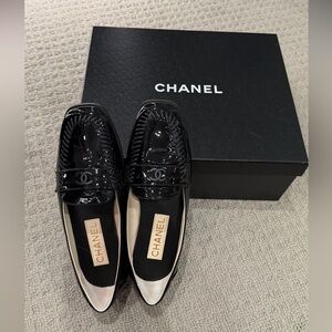 CHANEL Black Patent Leather CC Loafers